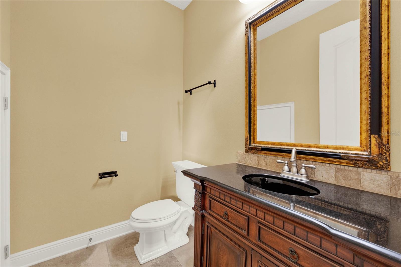 SEVILLE PARK - Residential Lease