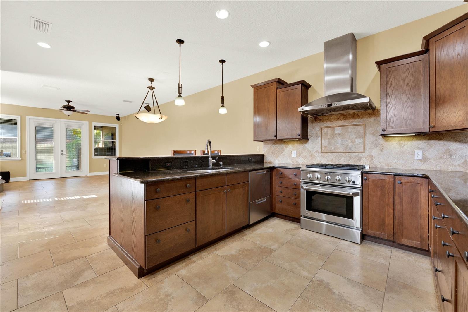 SEVILLE PARK - Residential Lease