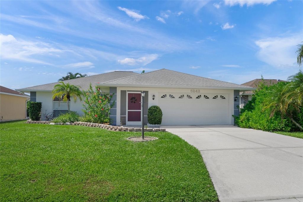 Photo of 5242 Old Ashwood Drive, Sarasota, FL 34233 (MLS # A4662102)