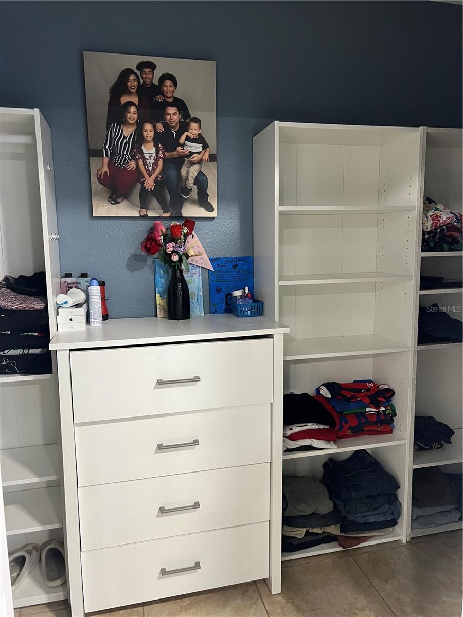 THE LAKES - Residential