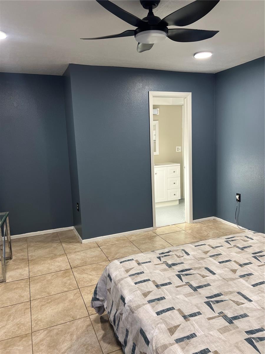 THE LAKES - Residential