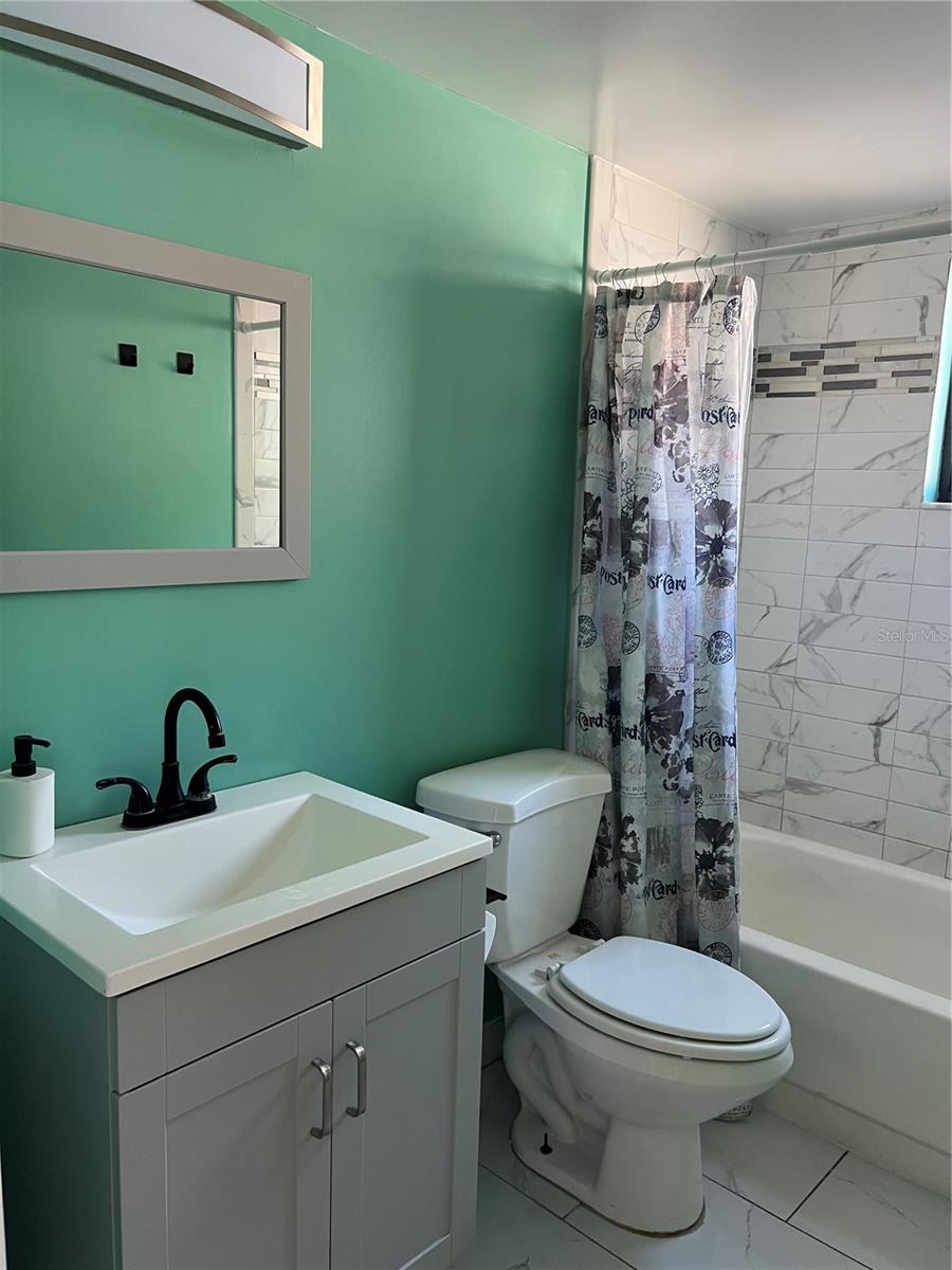 THE LAKES - Residential