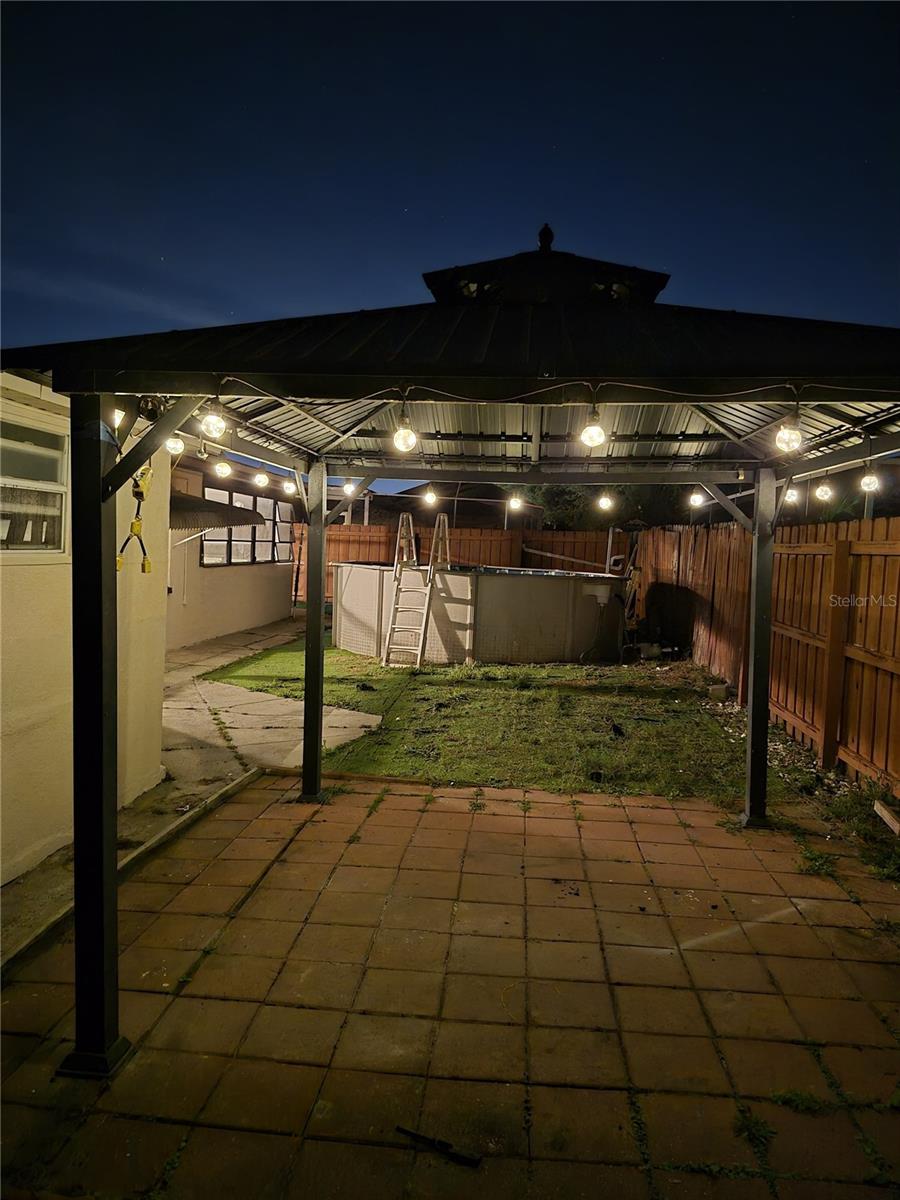 THE LAKES - Residential