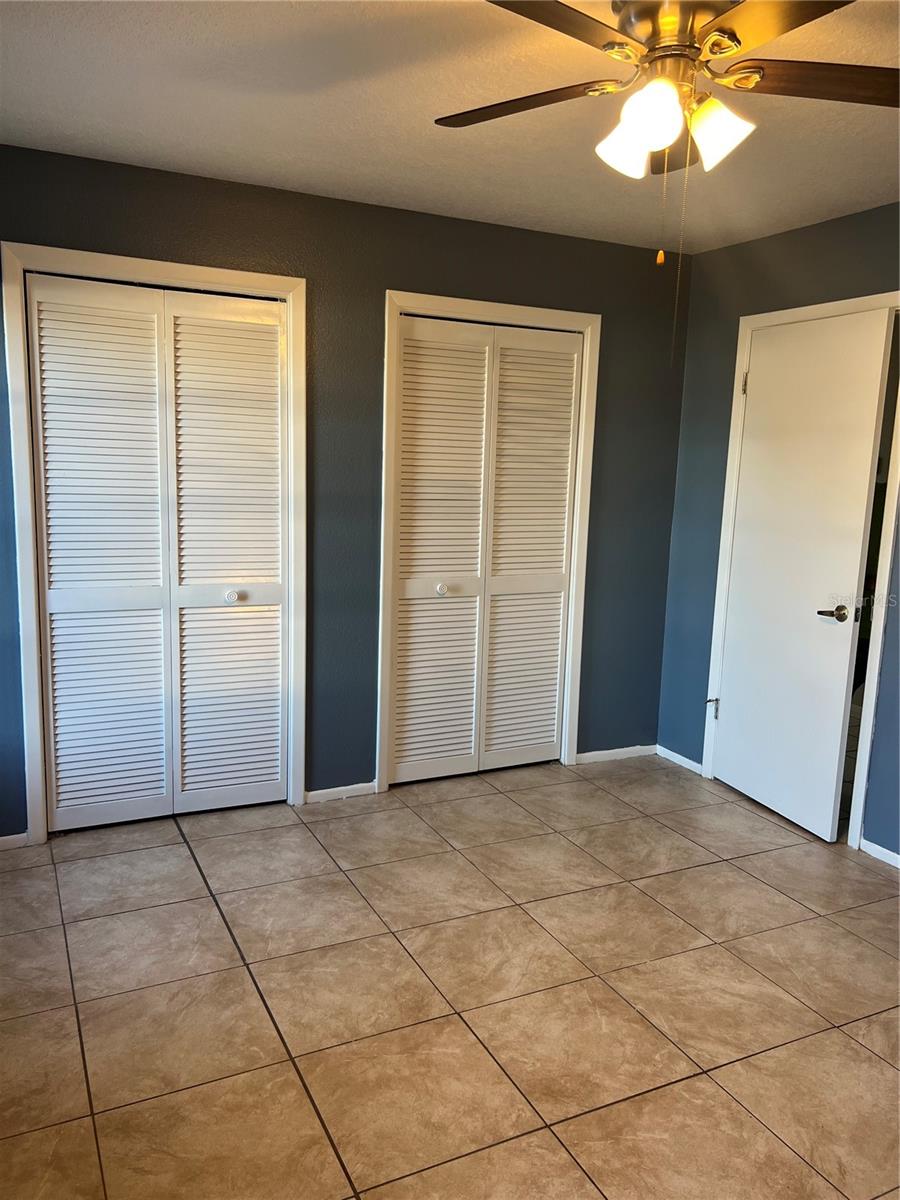 THE LAKES - Residential