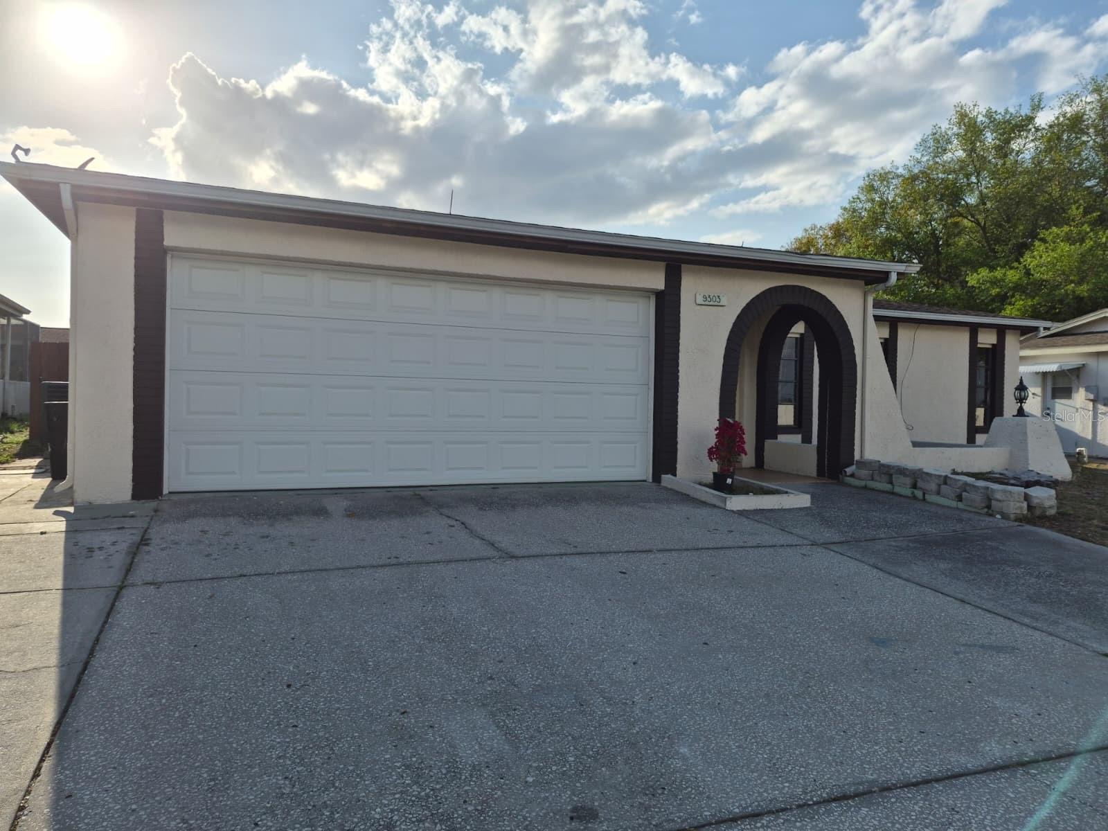 THE LAKES - Residential