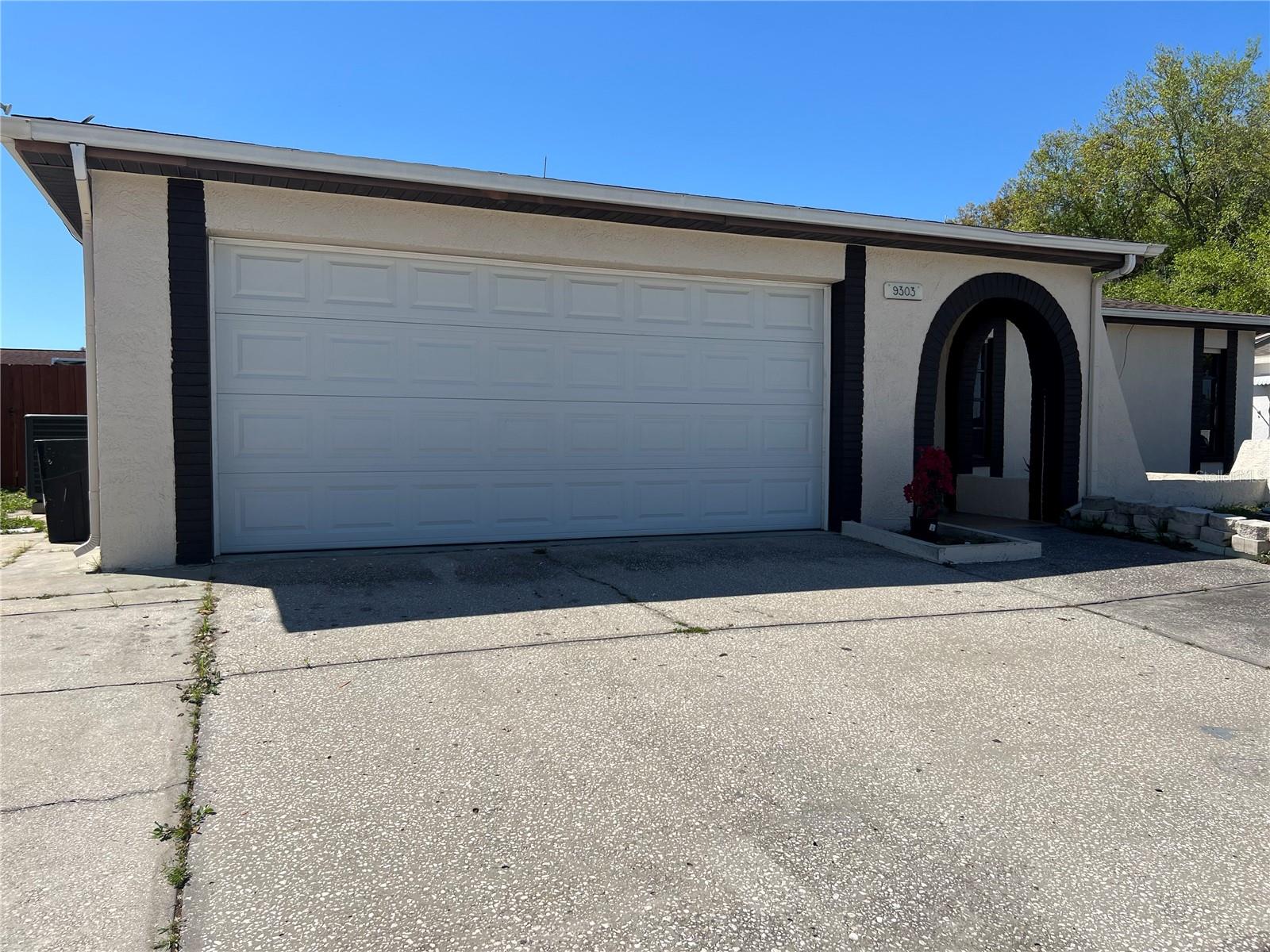 THE LAKES - Residential