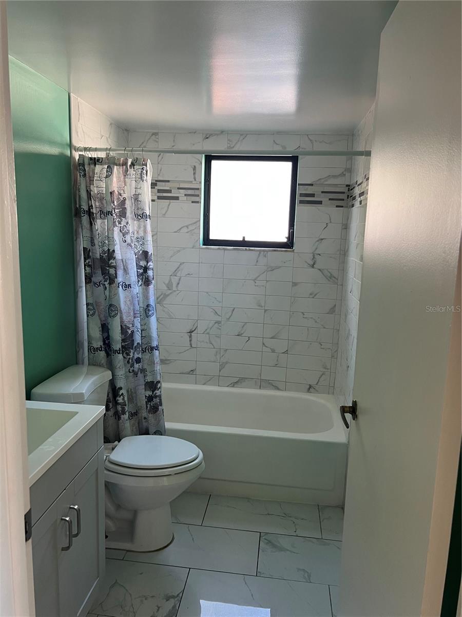 THE LAKES - Residential