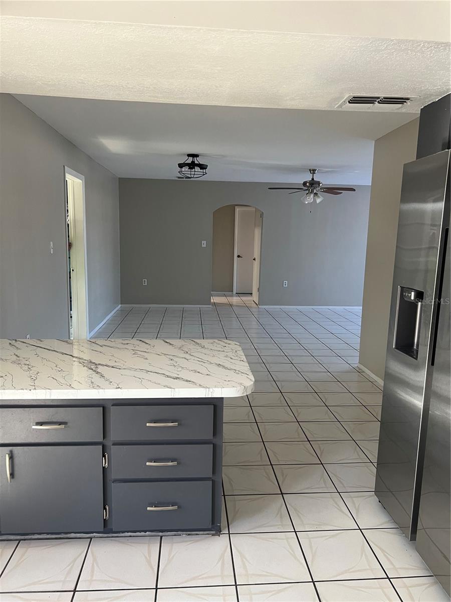 THE LAKES - Residential