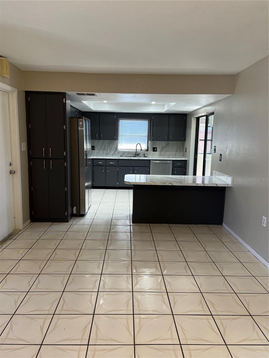 THE LAKES - Residential