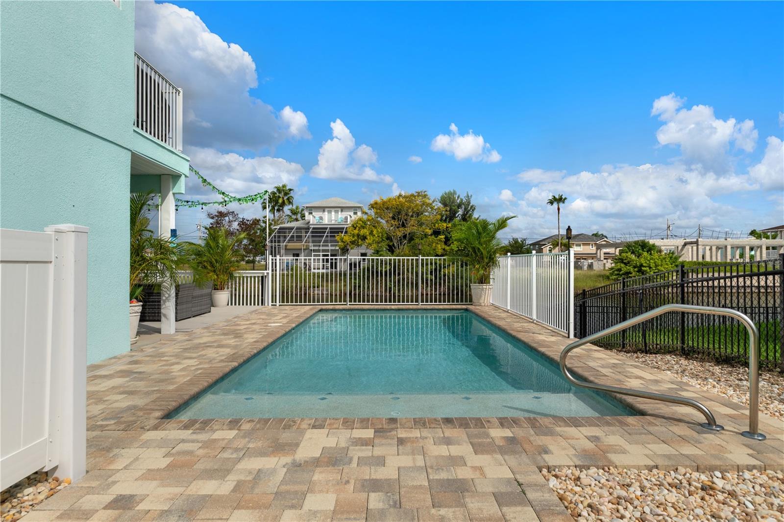 3423 PALOMETA DRIVE
