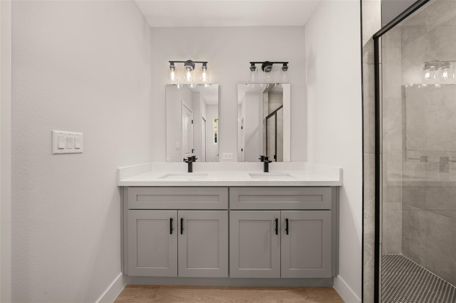 SUN N LAKE - Residential