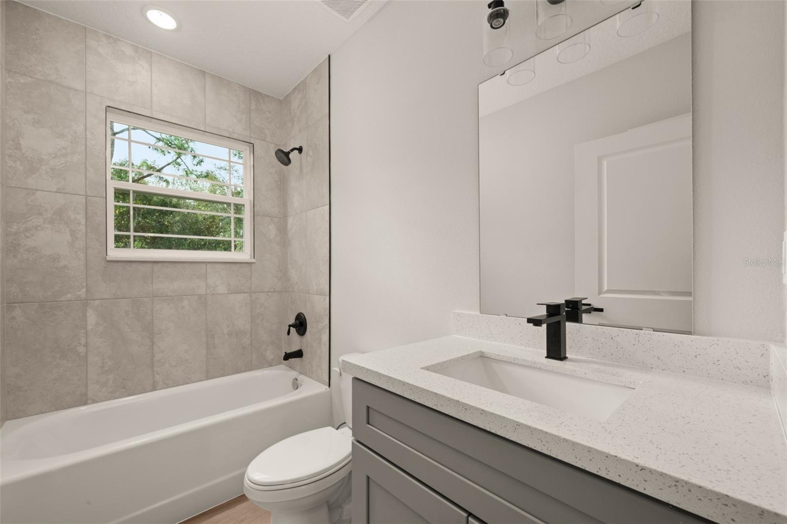 SUN N LAKE - Residential