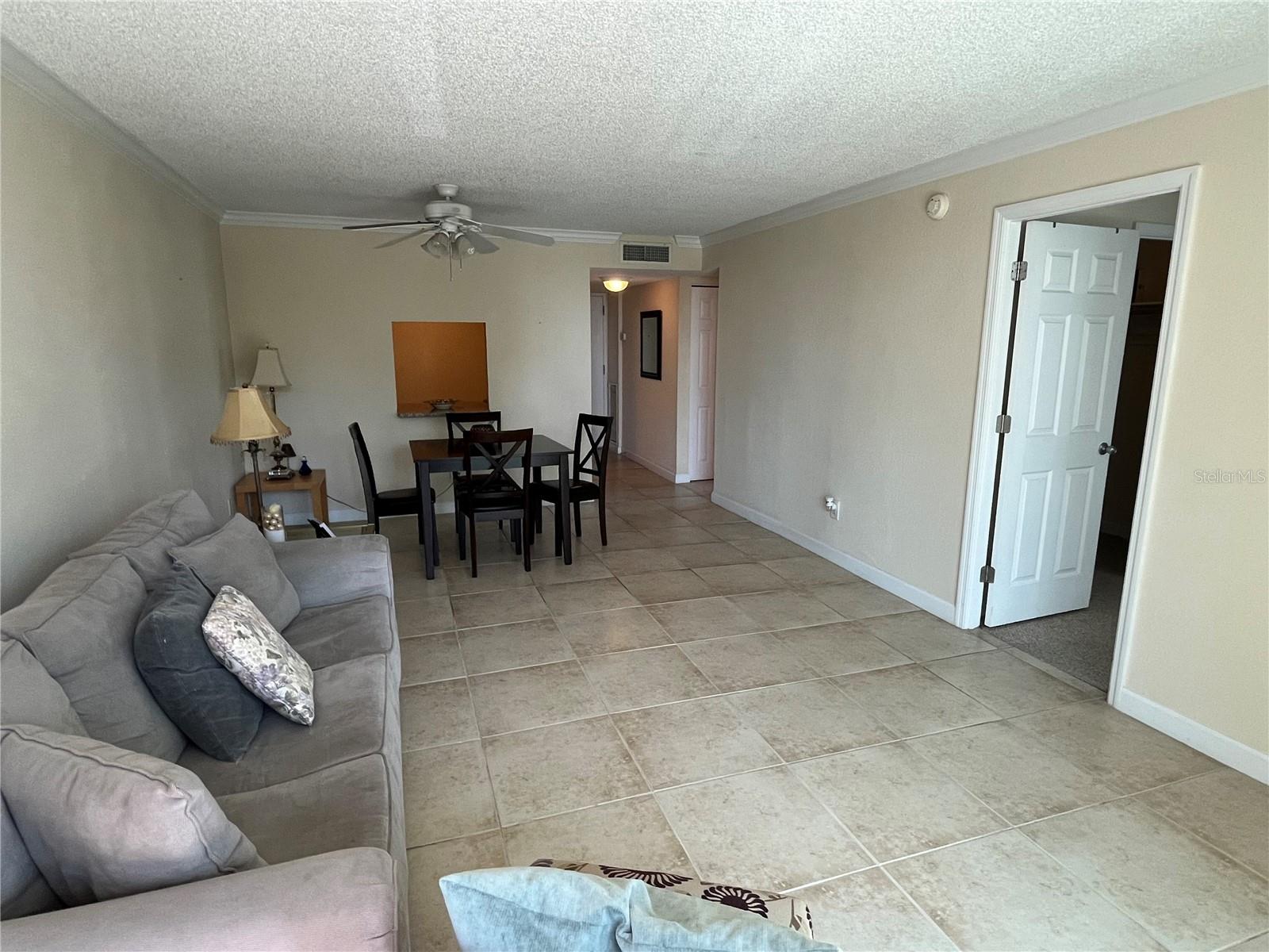 SARASOTA PALMS - Residential Lease