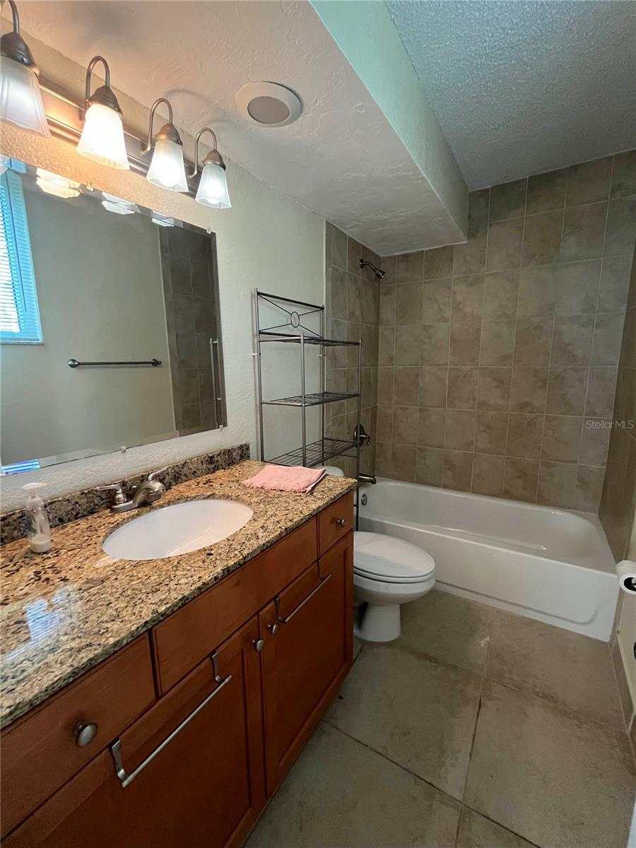 SARASOTA PALMS - Residential Lease