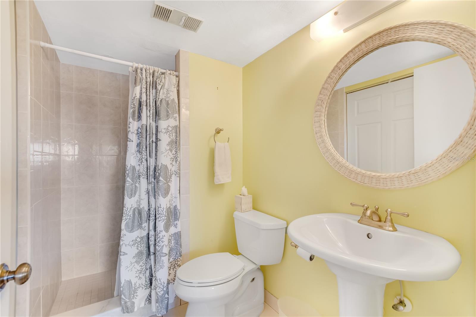 OCEAN VIEW MANOR - Residential Lease