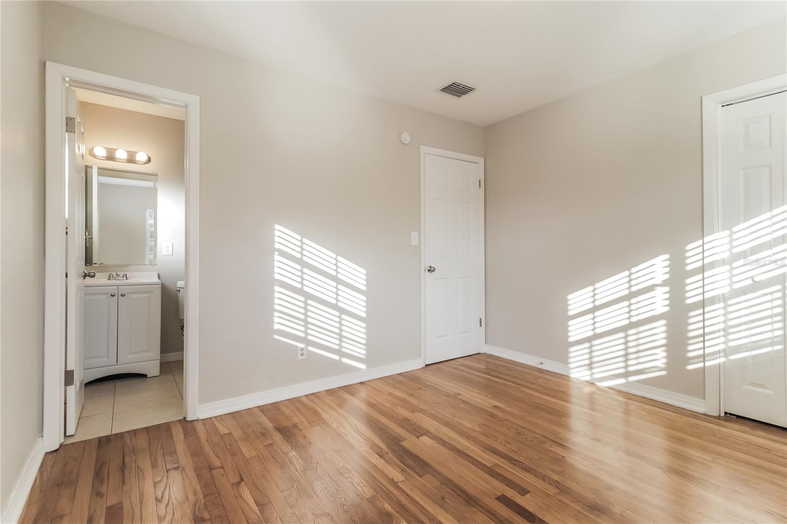 MONTCLAIR MANOR - Residential Lease