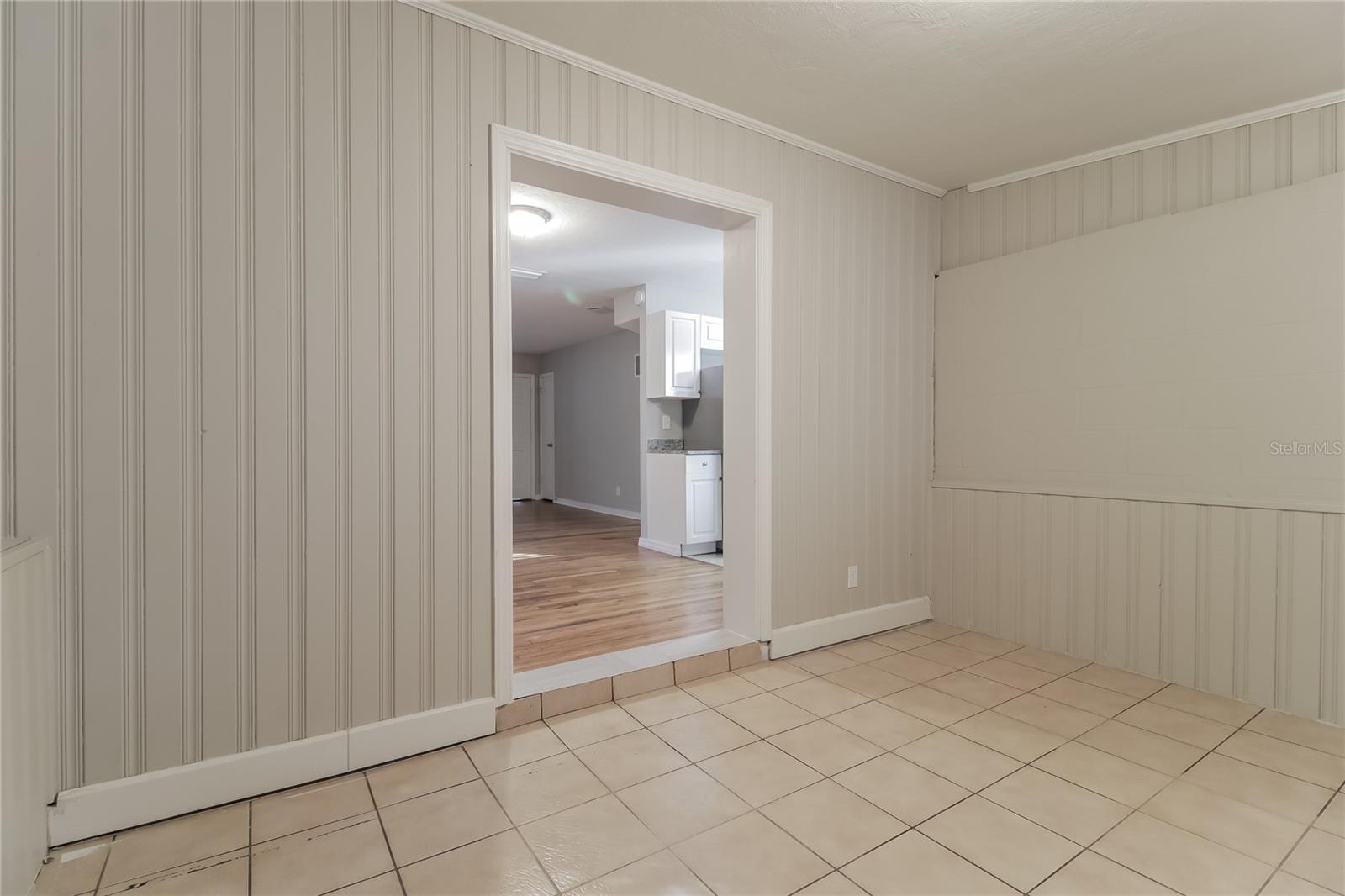 MONTCLAIR MANOR - Residential Lease