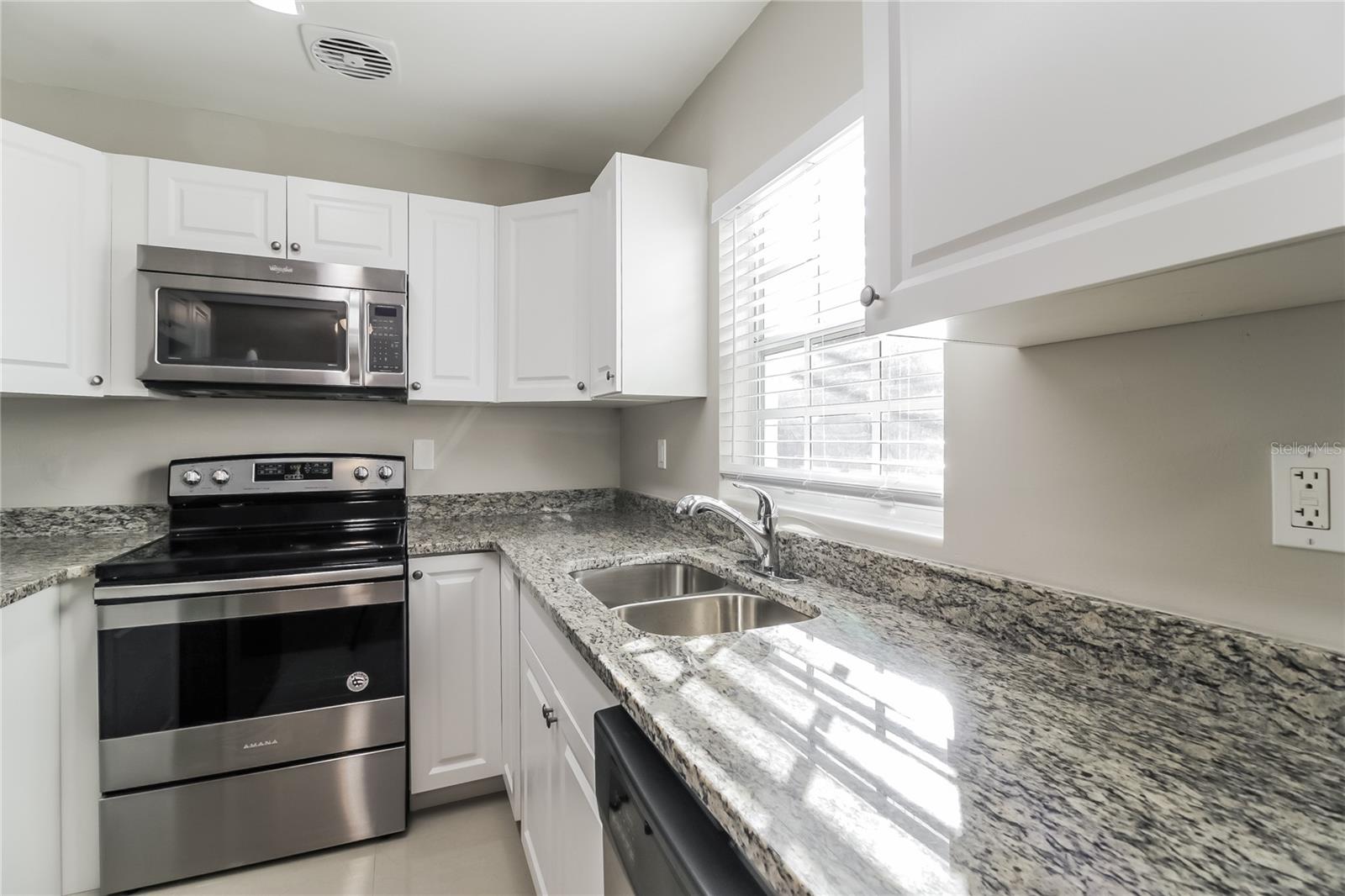 MONTCLAIR MANOR - Residential Lease