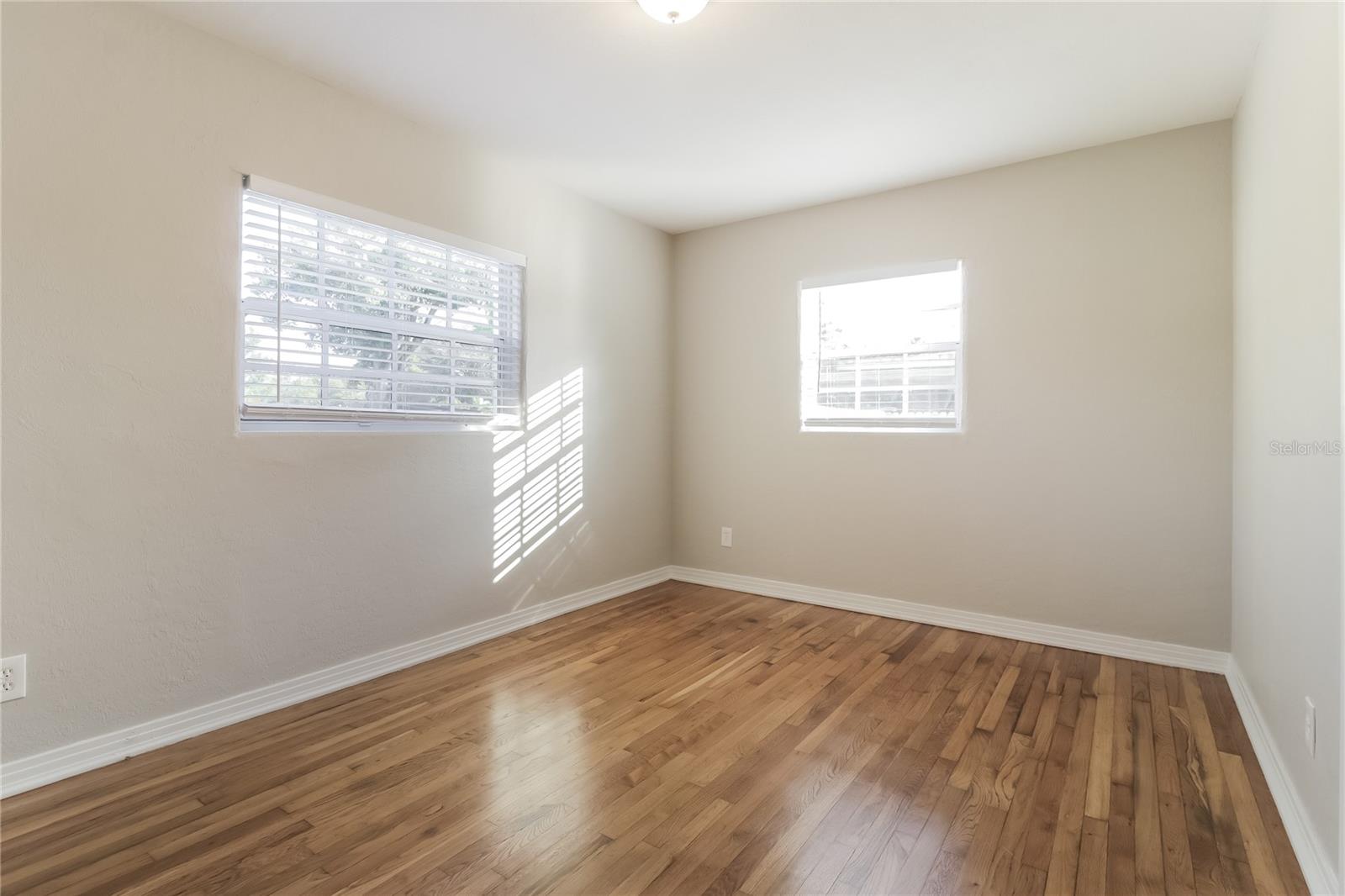 MONTCLAIR MANOR - Residential Lease