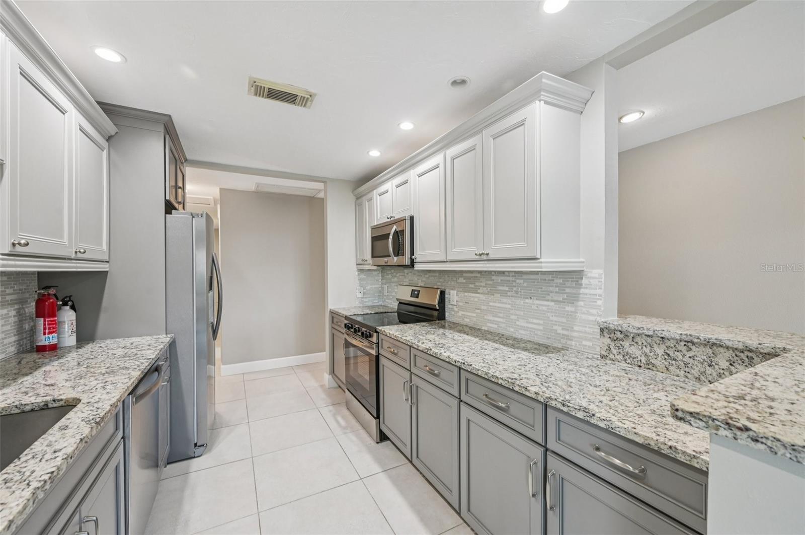 WHISPERING SANDS SEC 5 - Residential