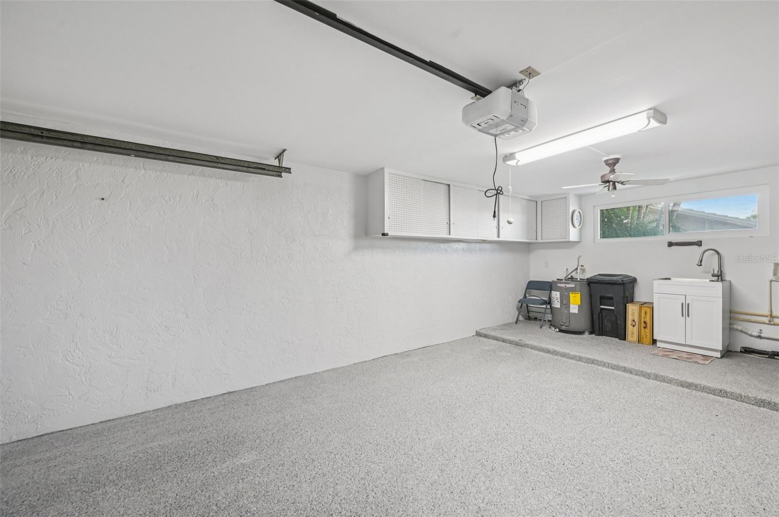 WHISPERING SANDS SEC 5 - Residential