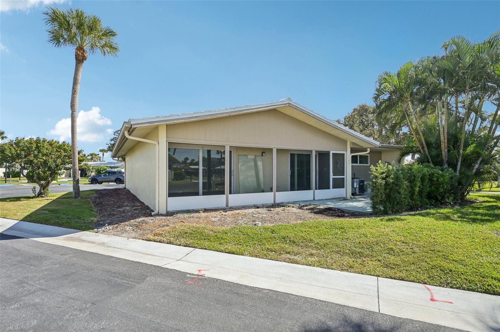 WHISPERING SANDS SEC 5 - Residential