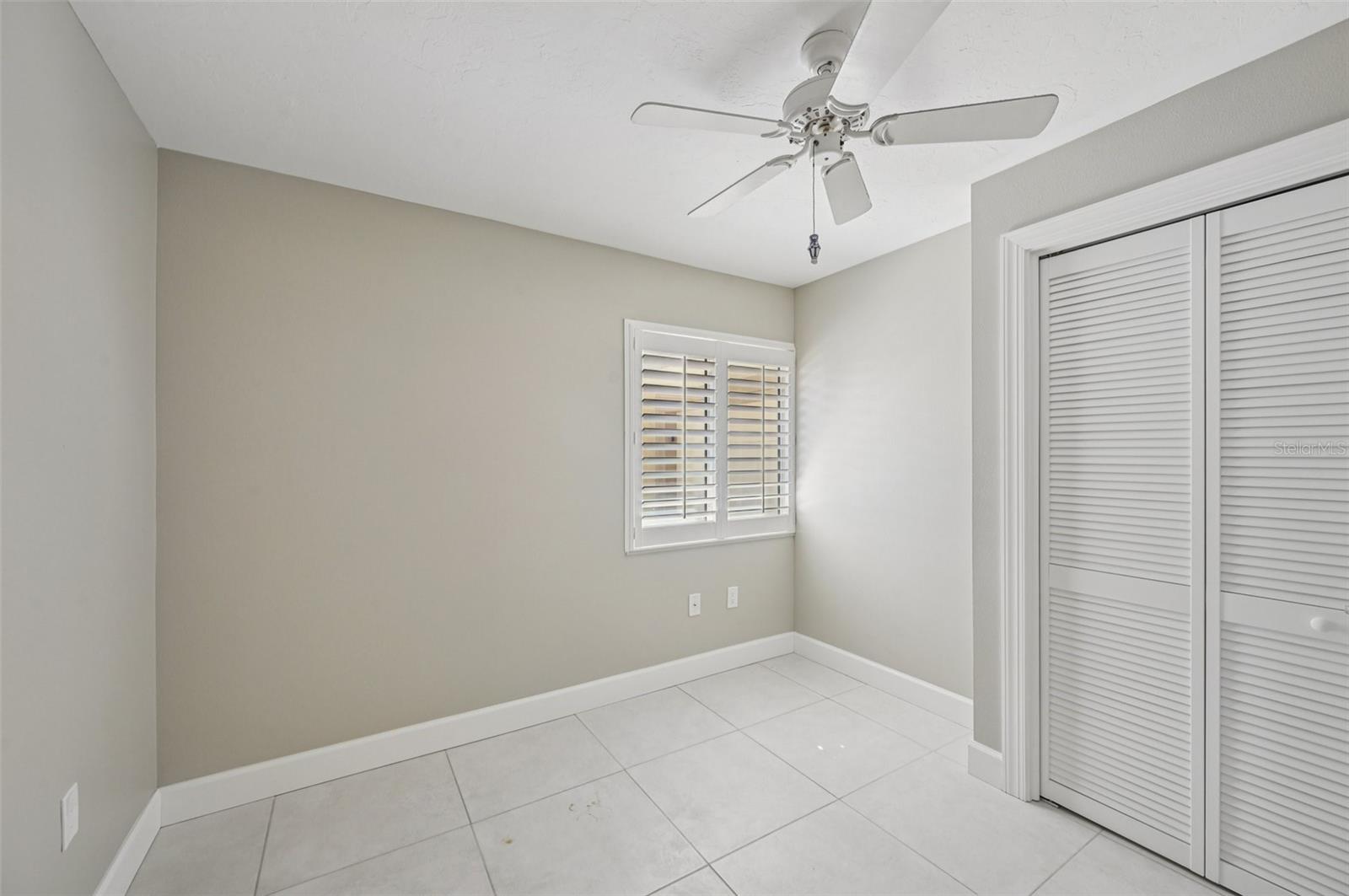 WHISPERING SANDS SEC 5 - Residential