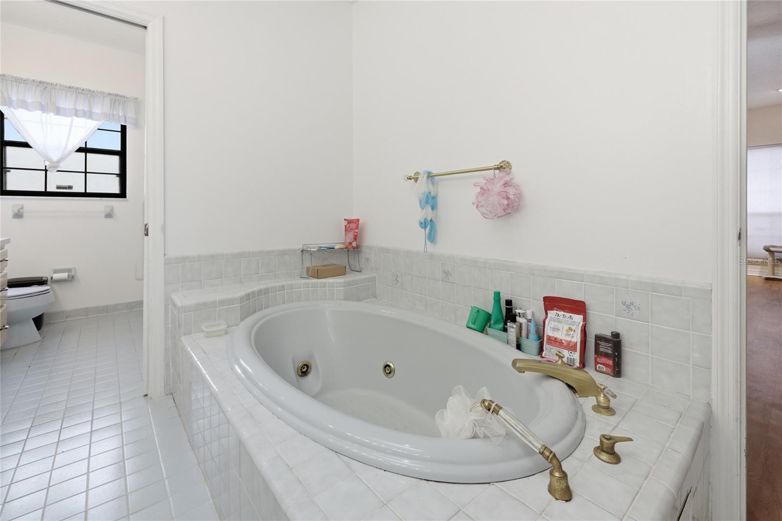 G M WHETSTONE ESTATE ADD TO H S - Residential