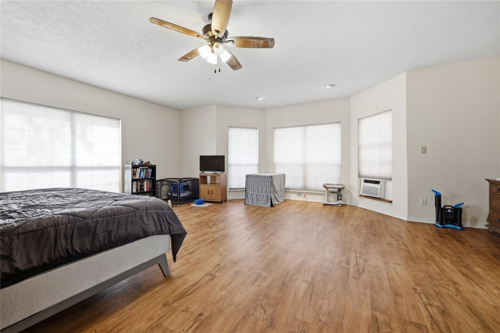 G M WHETSTONE ESTATE ADD TO H S - Residential