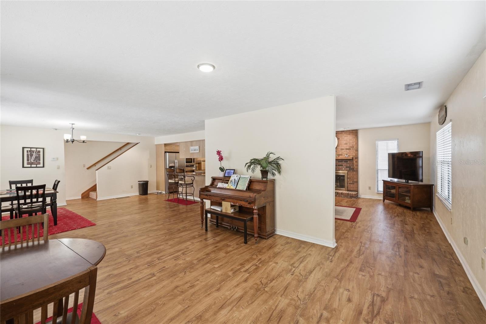 G M WHETSTONE ESTATE ADD TO H S - Residential