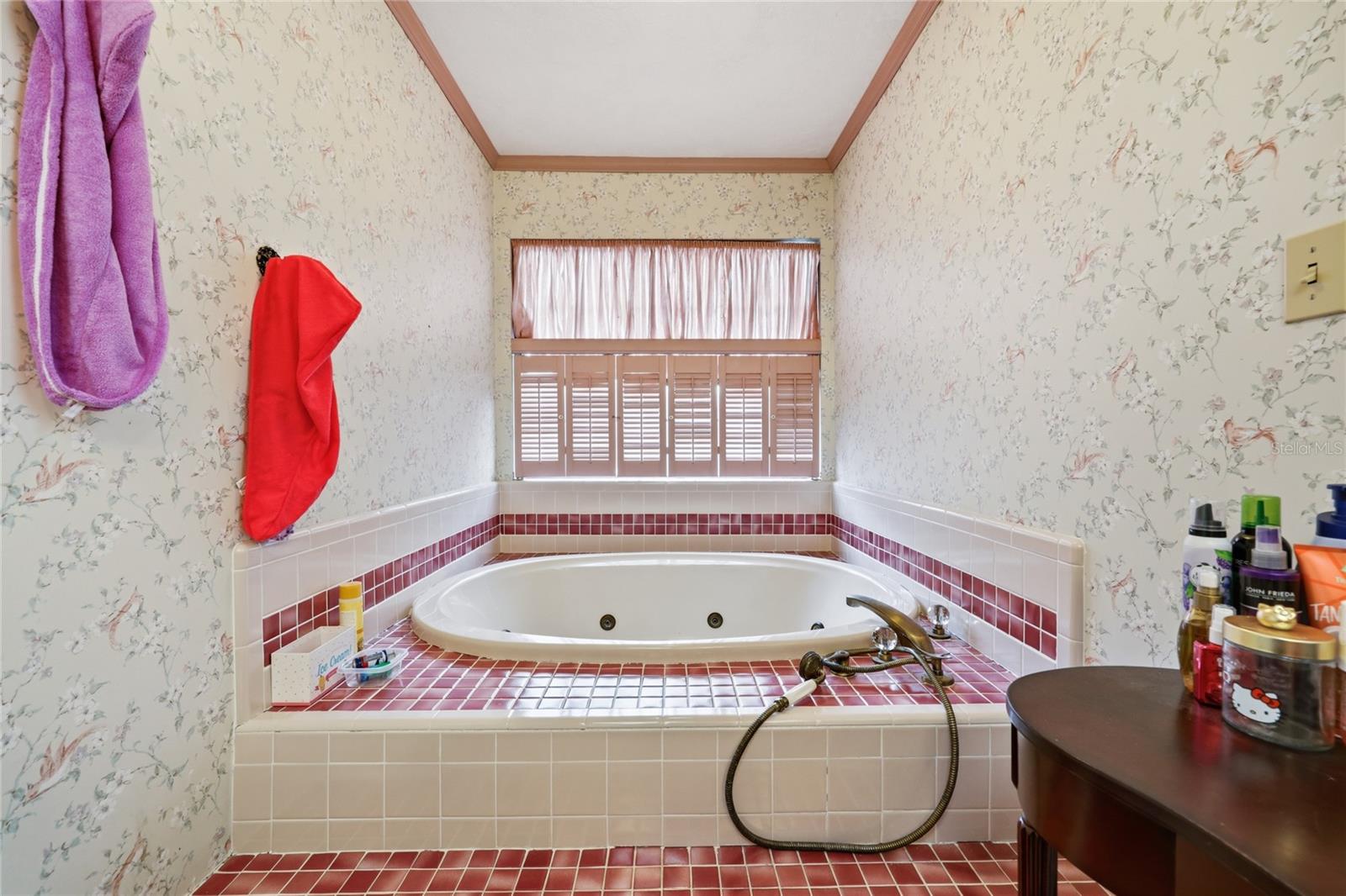 G M WHETSTONE ESTATE ADD TO H S - Residential