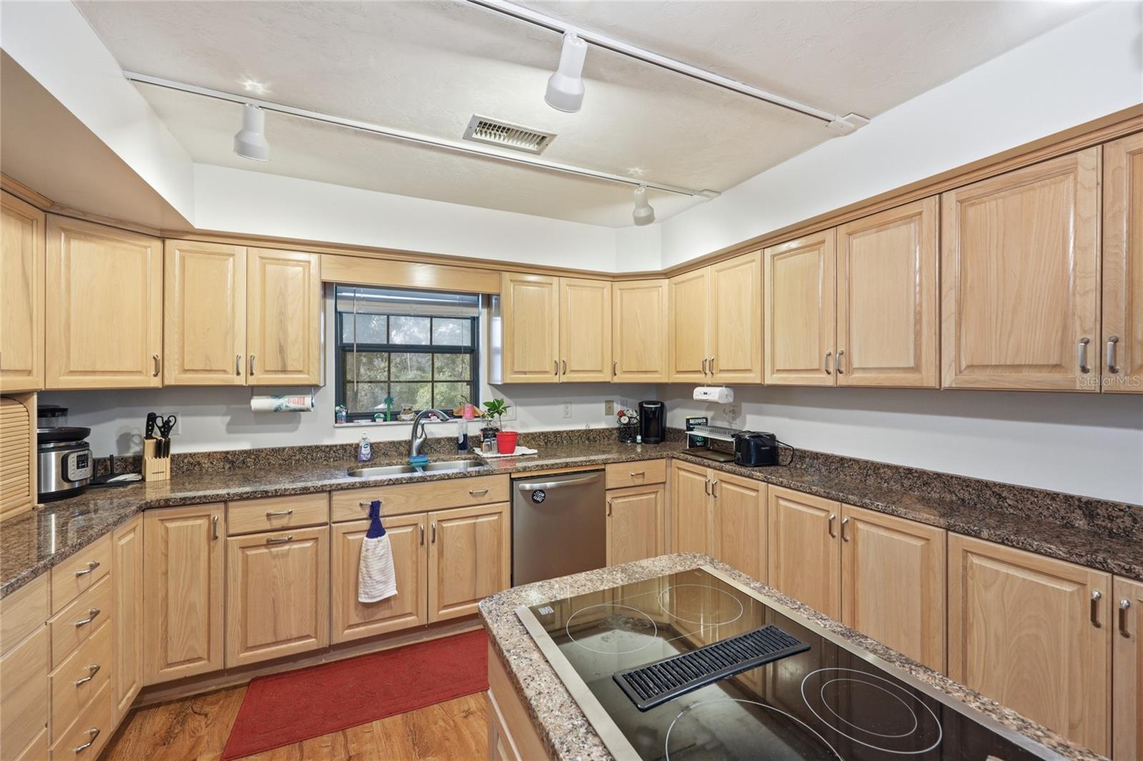 G M WHETSTONE ESTATE ADD TO H S - Residential