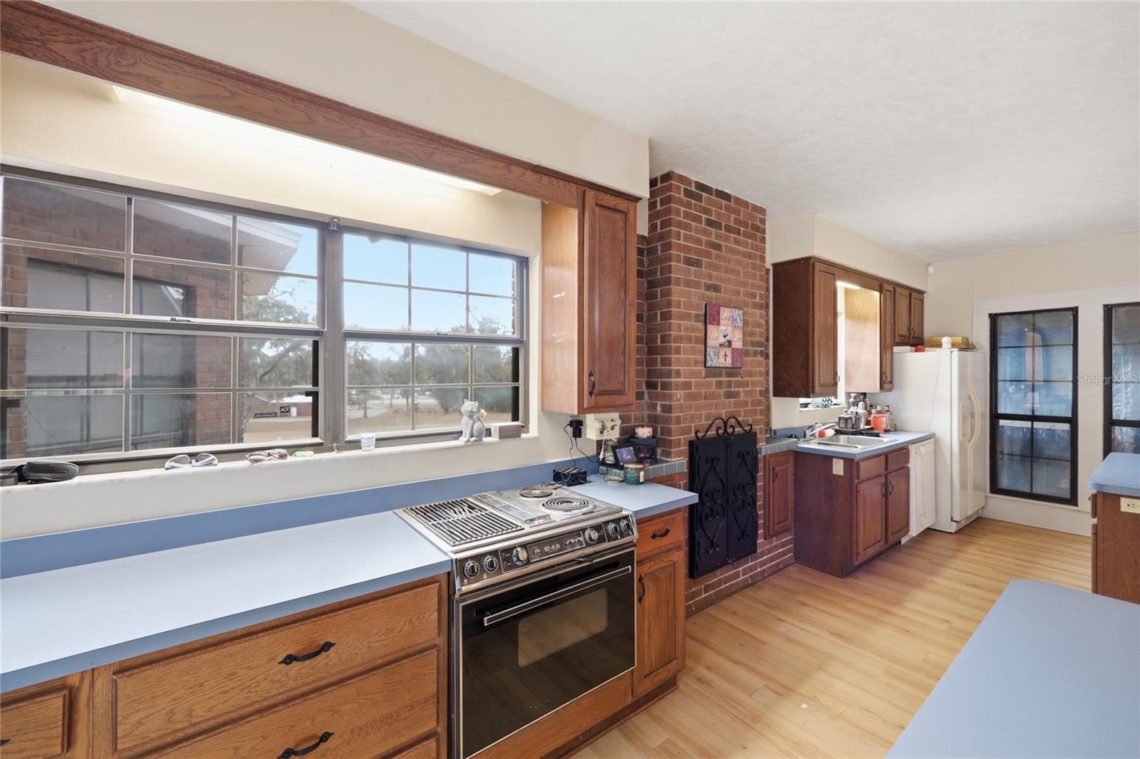 G M WHETSTONE ESTATE ADD TO H S - Residential