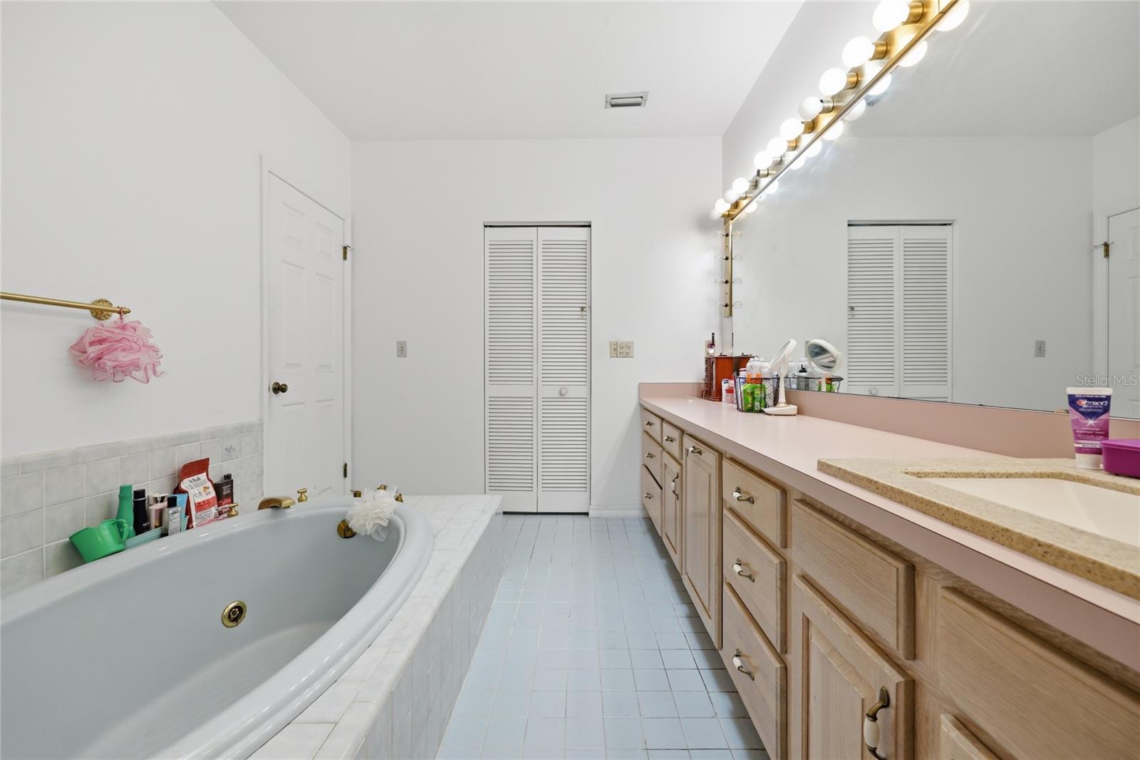 G M WHETSTONE ESTATE ADD TO H S - Residential