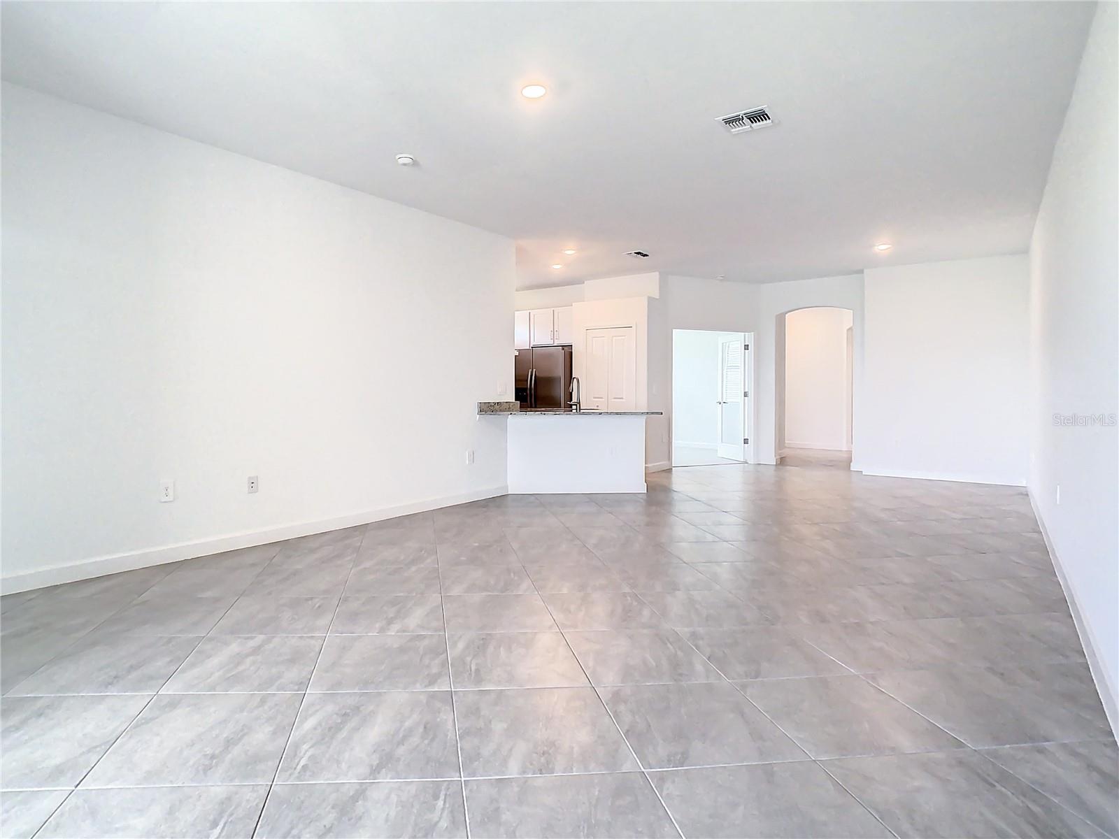 LORRAINE LAKES PH I - Residential Lease