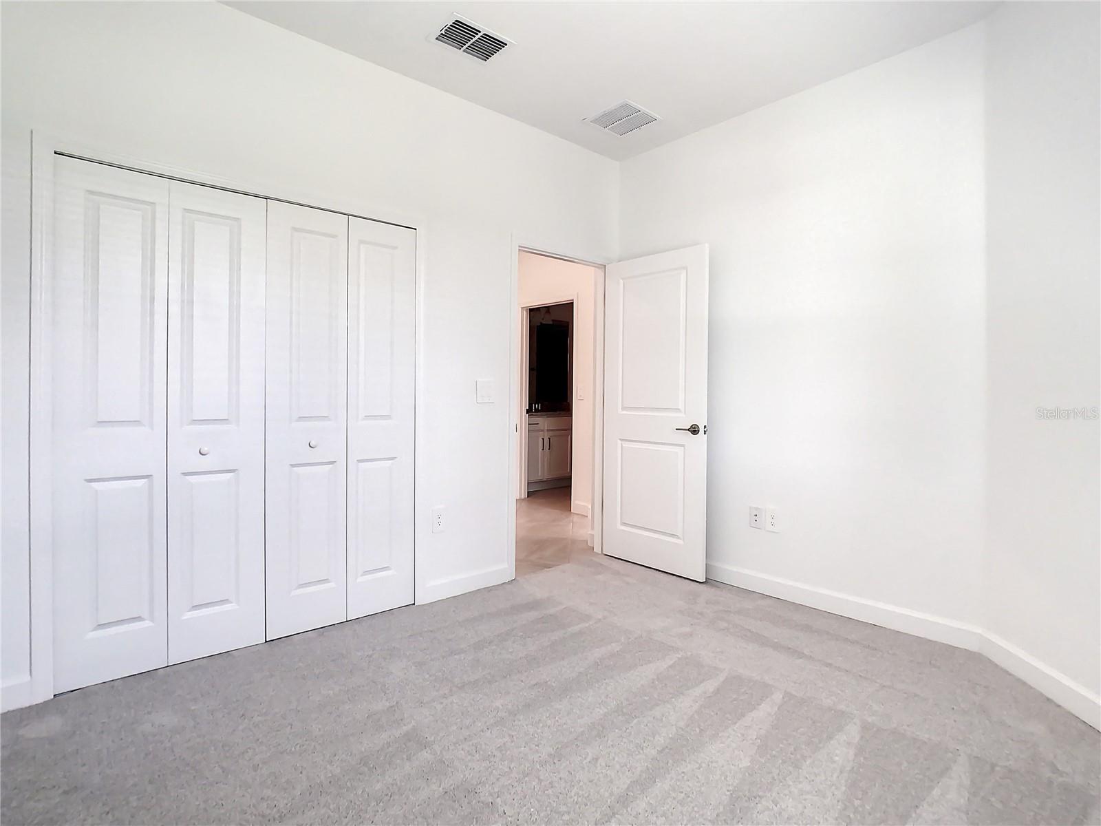 LORRAINE LAKES PH I - Residential Lease