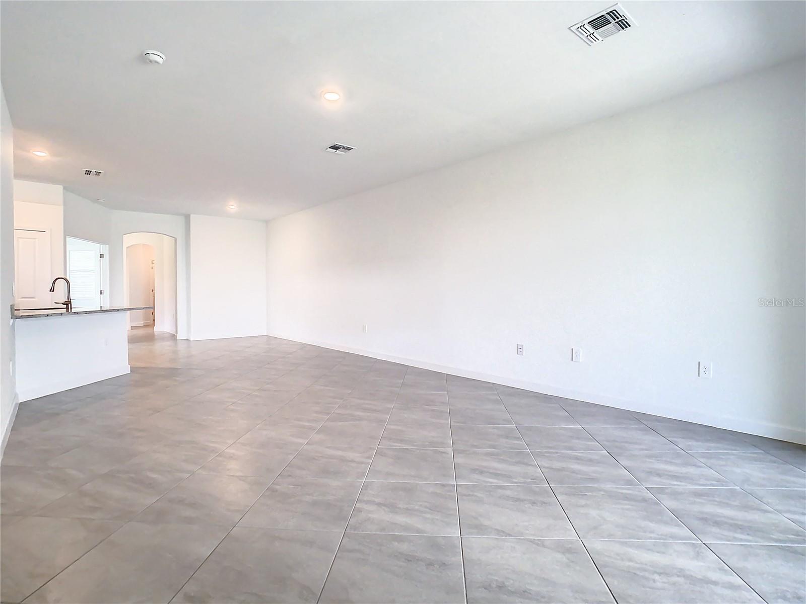 LORRAINE LAKES PH I - Residential Lease