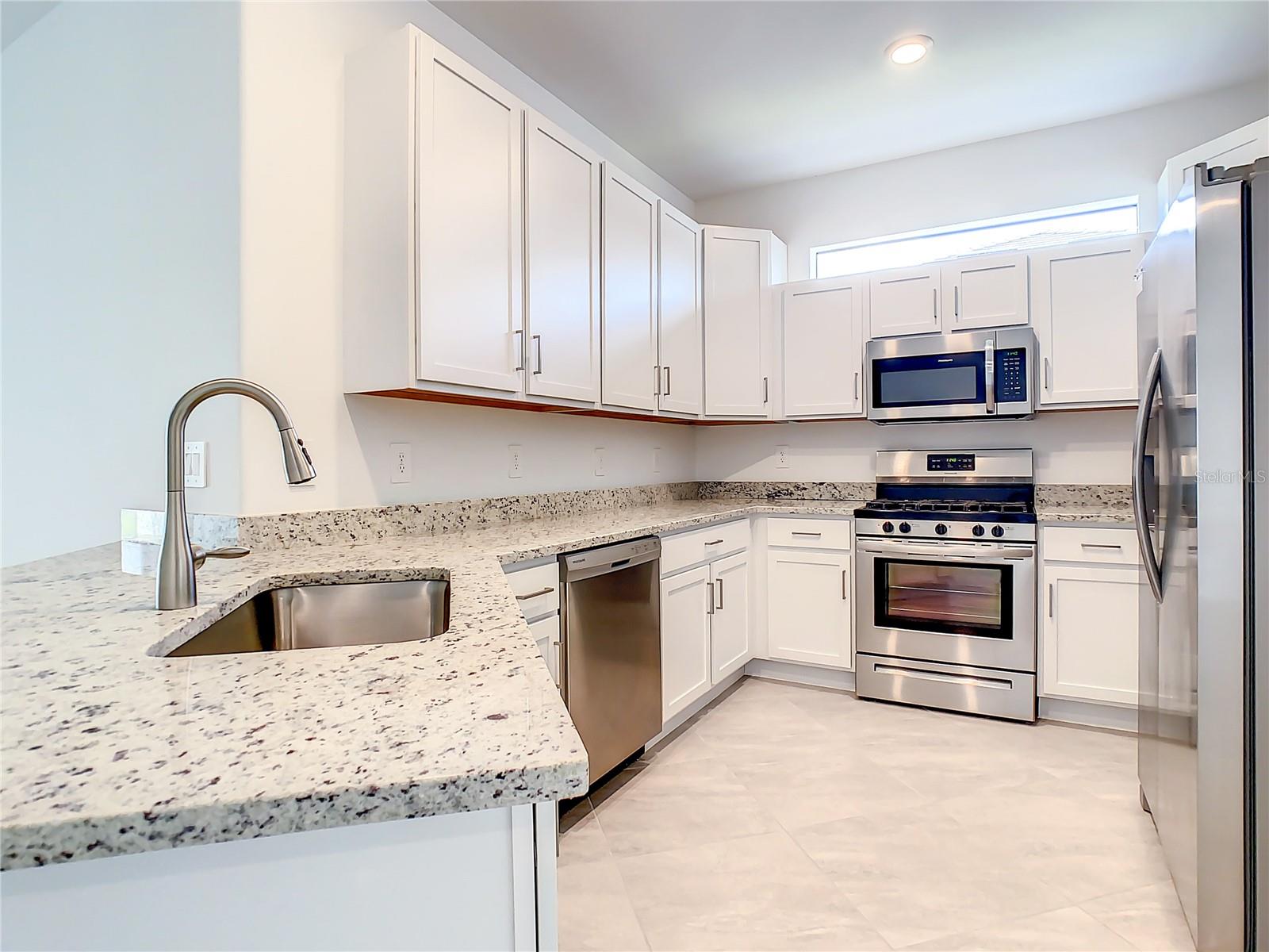 LORRAINE LAKES PH I - Residential Lease