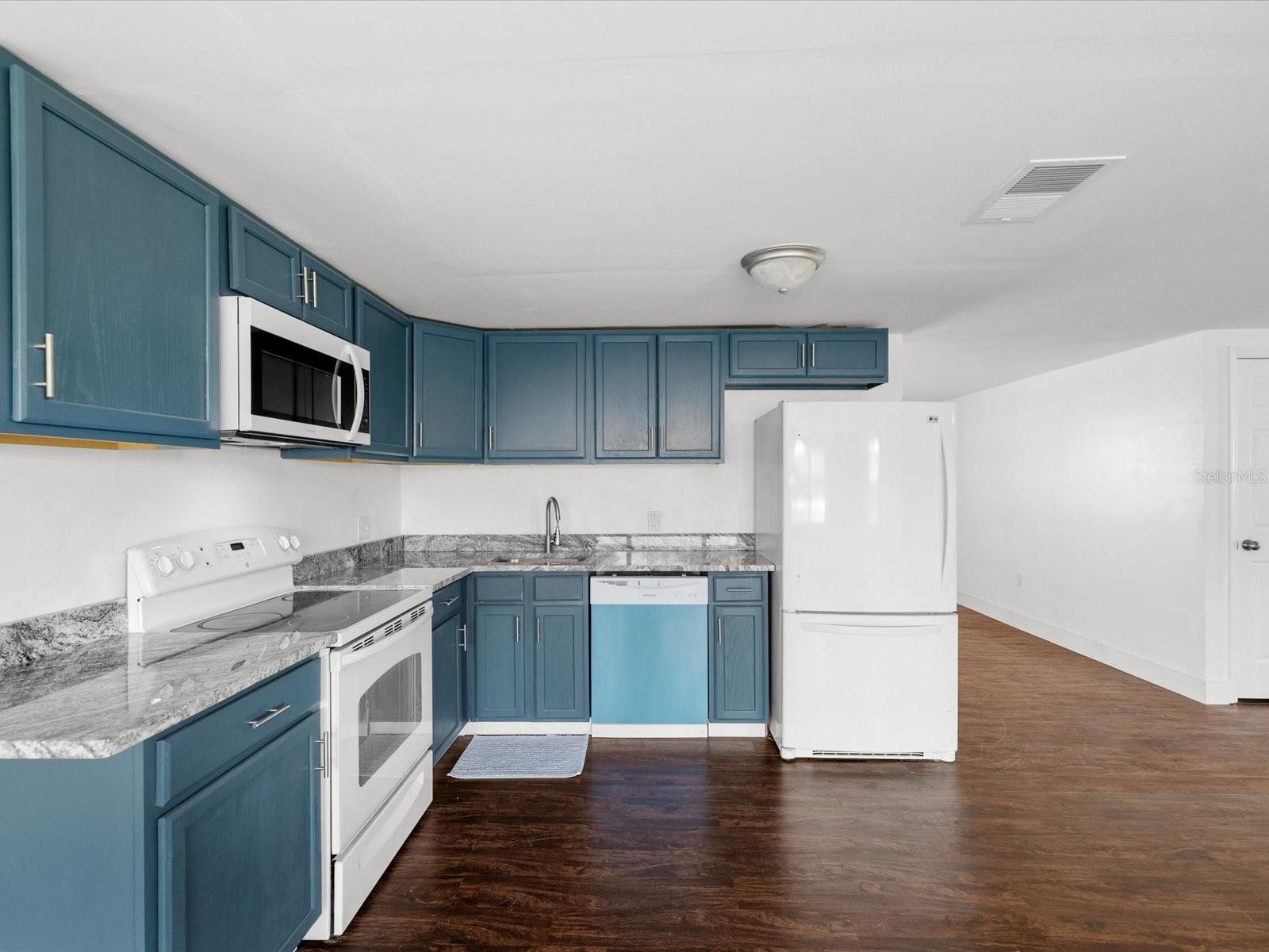 EMBASSY HILLS - Residential