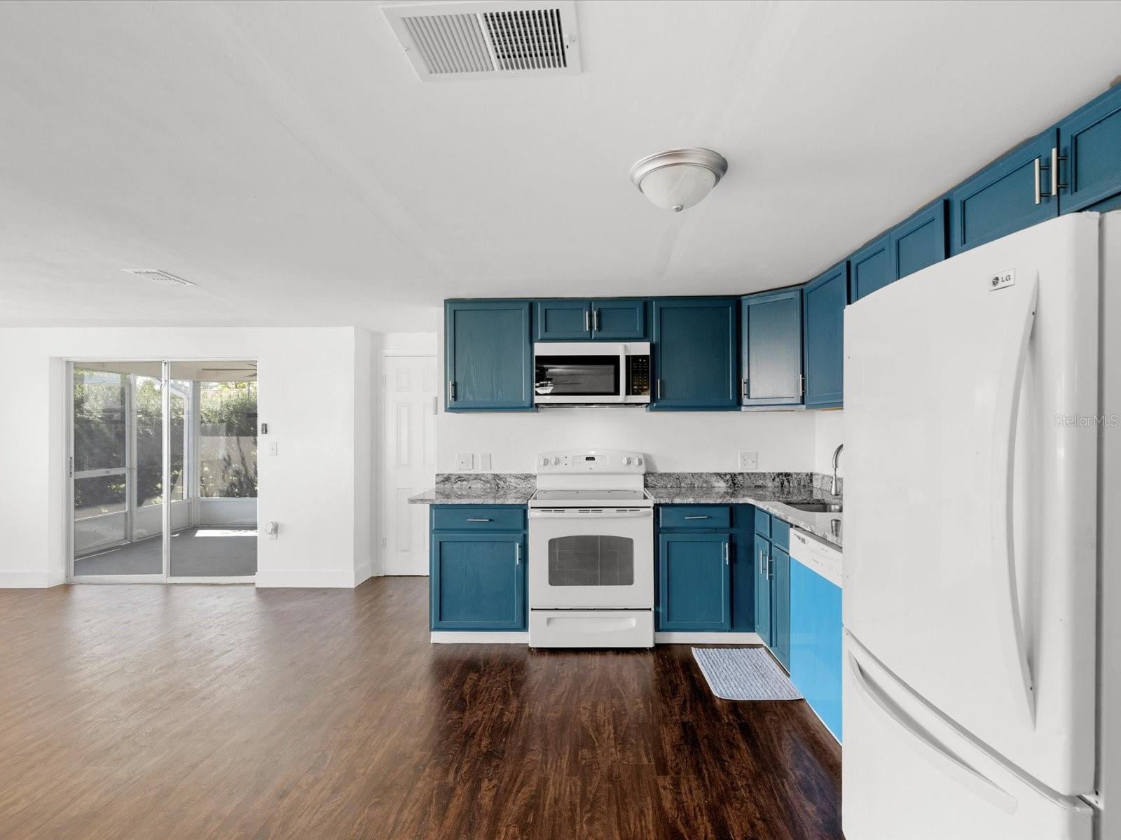 EMBASSY HILLS - Residential