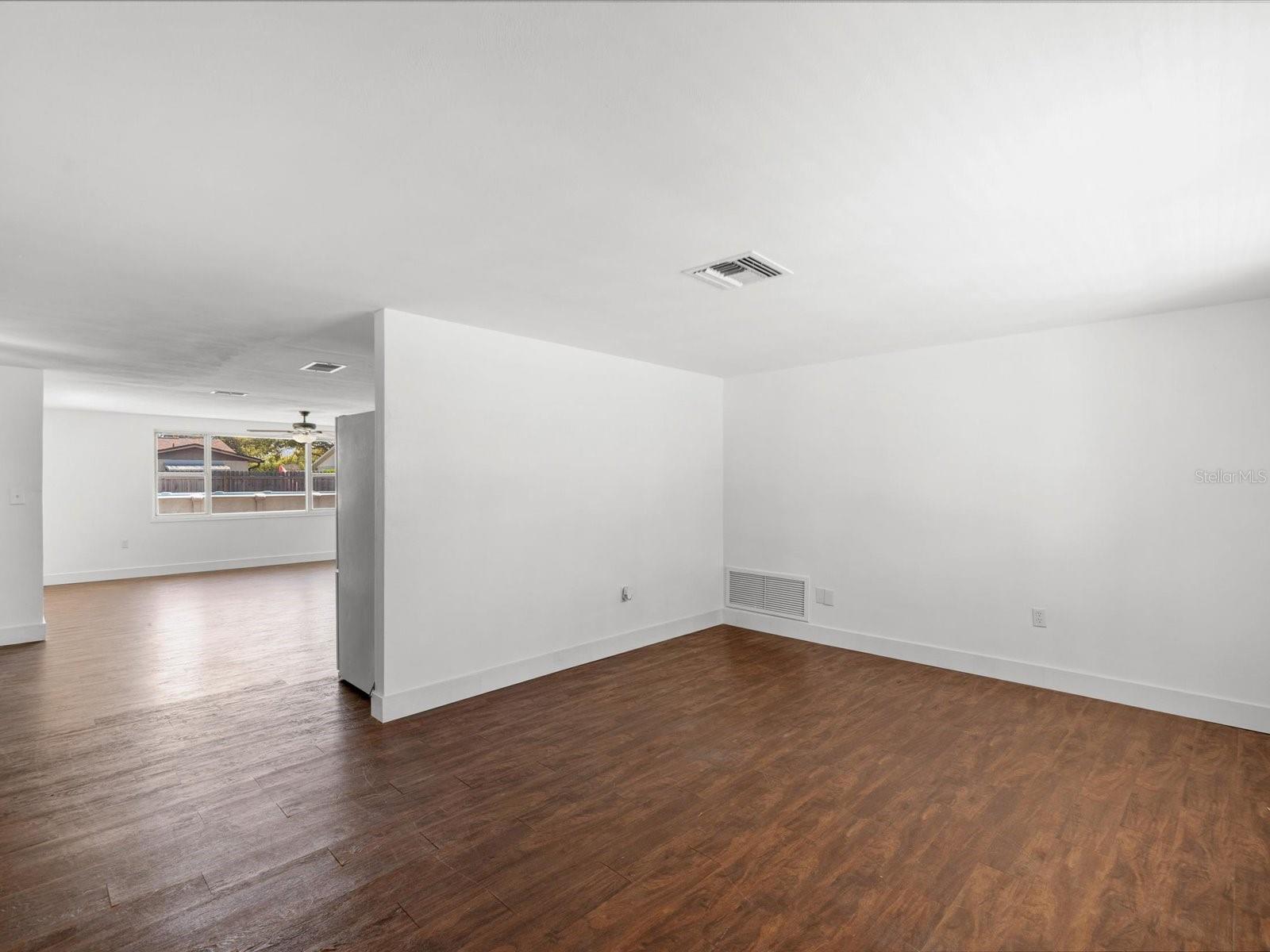 EMBASSY HILLS - Residential