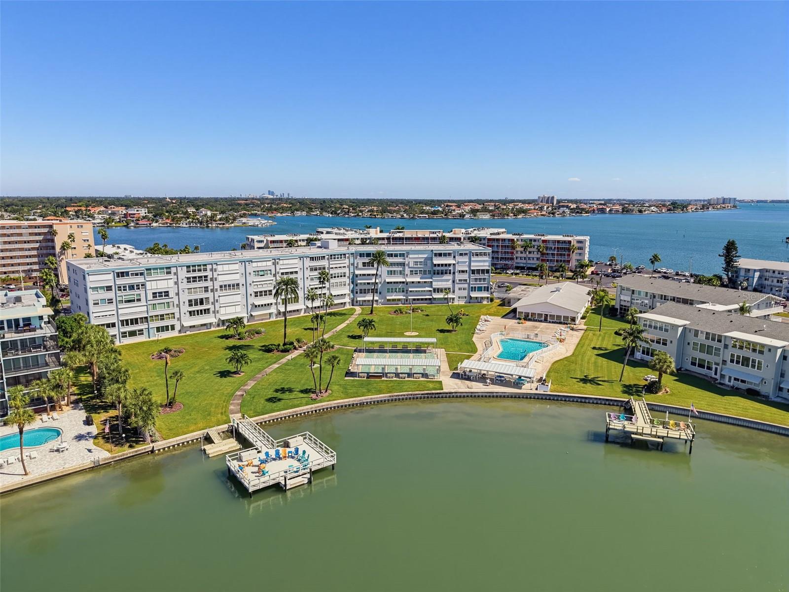 1868 SHORE DRIVE S 511