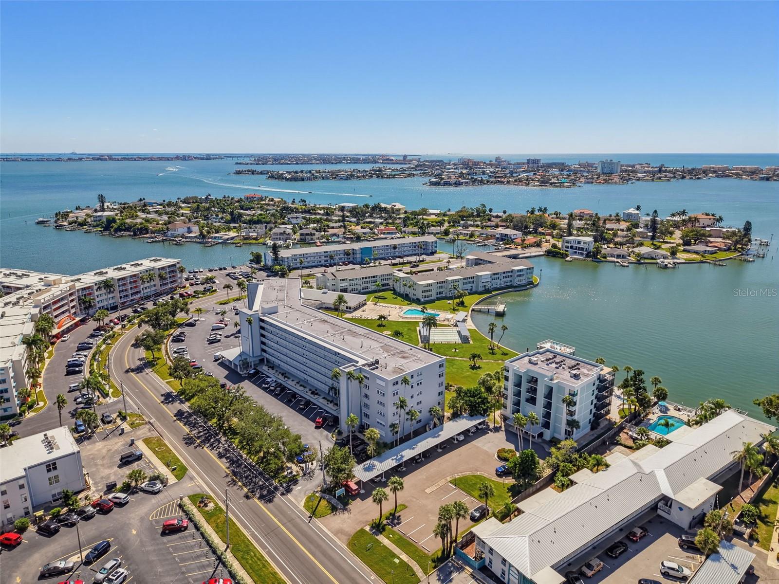 1868 SHORE DRIVE S 511