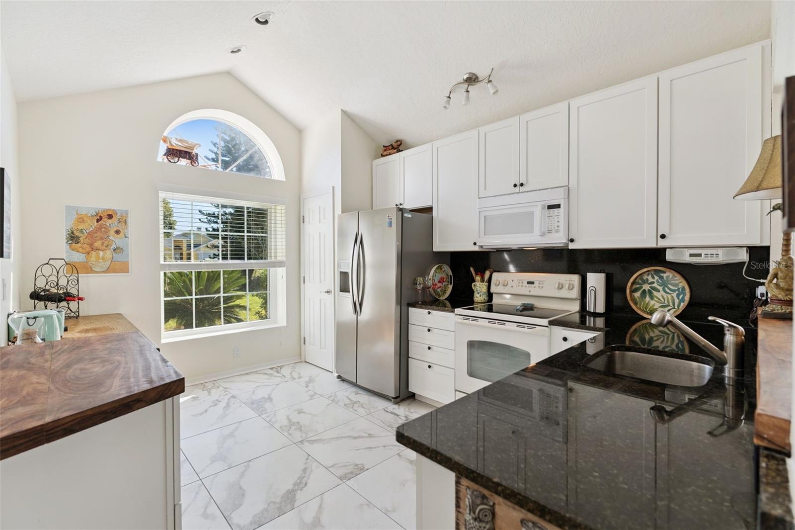 LITTLE LAKE ESTATES - Residential