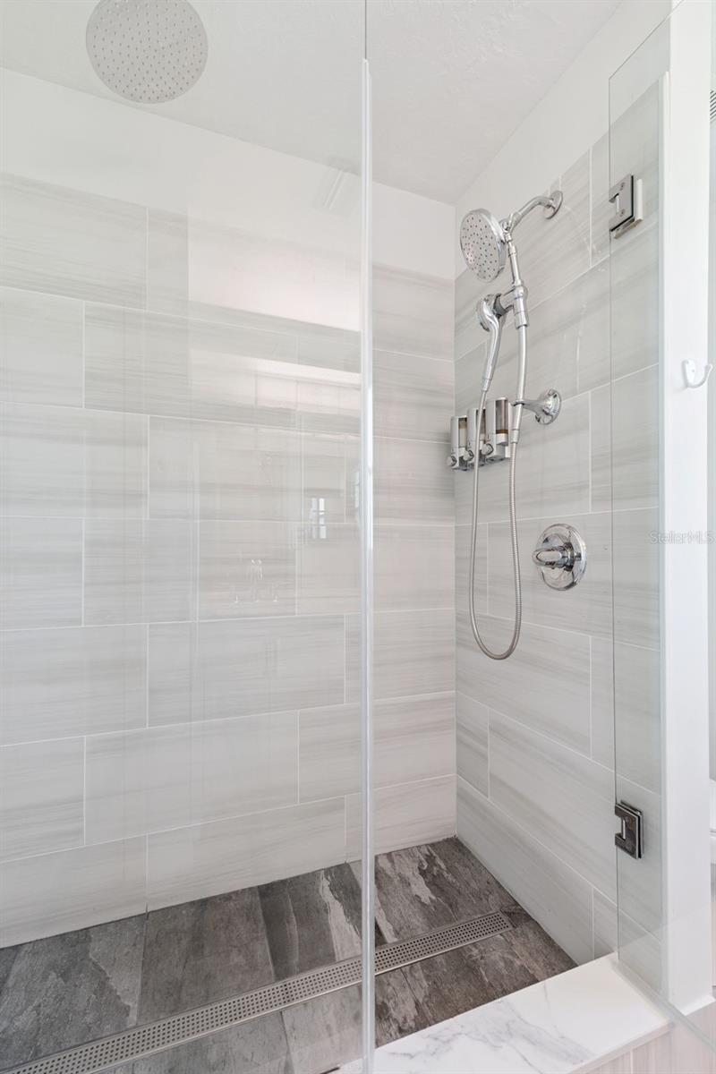 LITTLE LAKE ESTATES - Residential