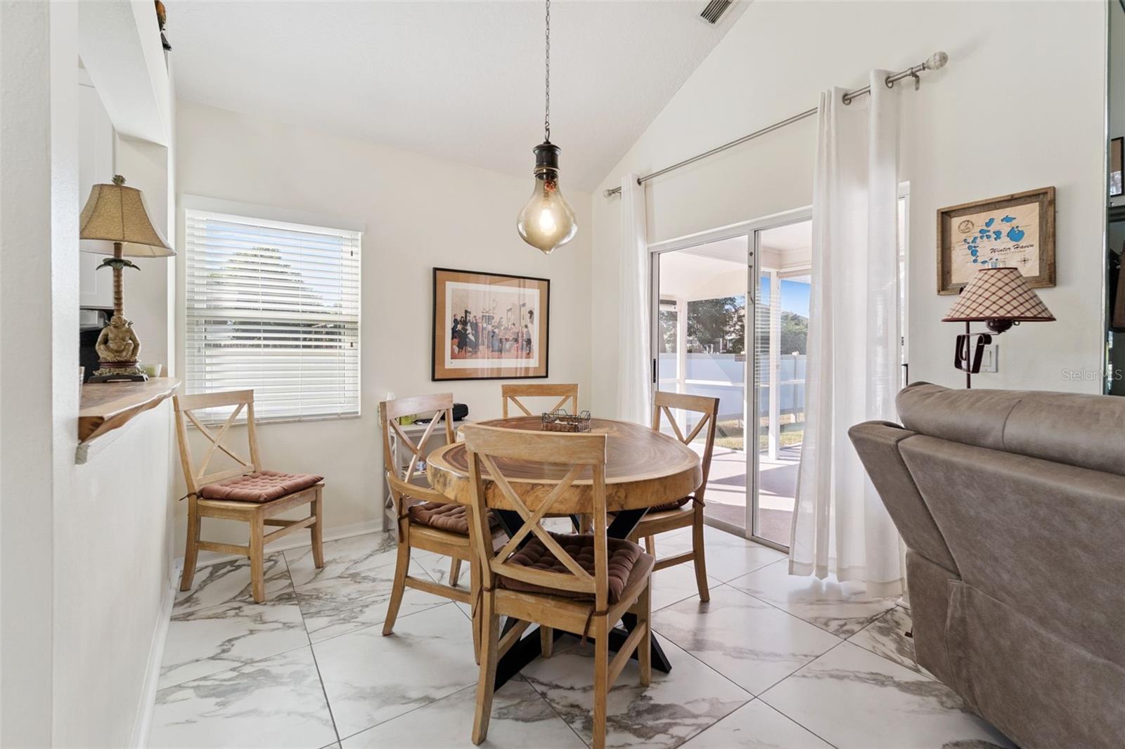 LITTLE LAKE ESTATES - Residential