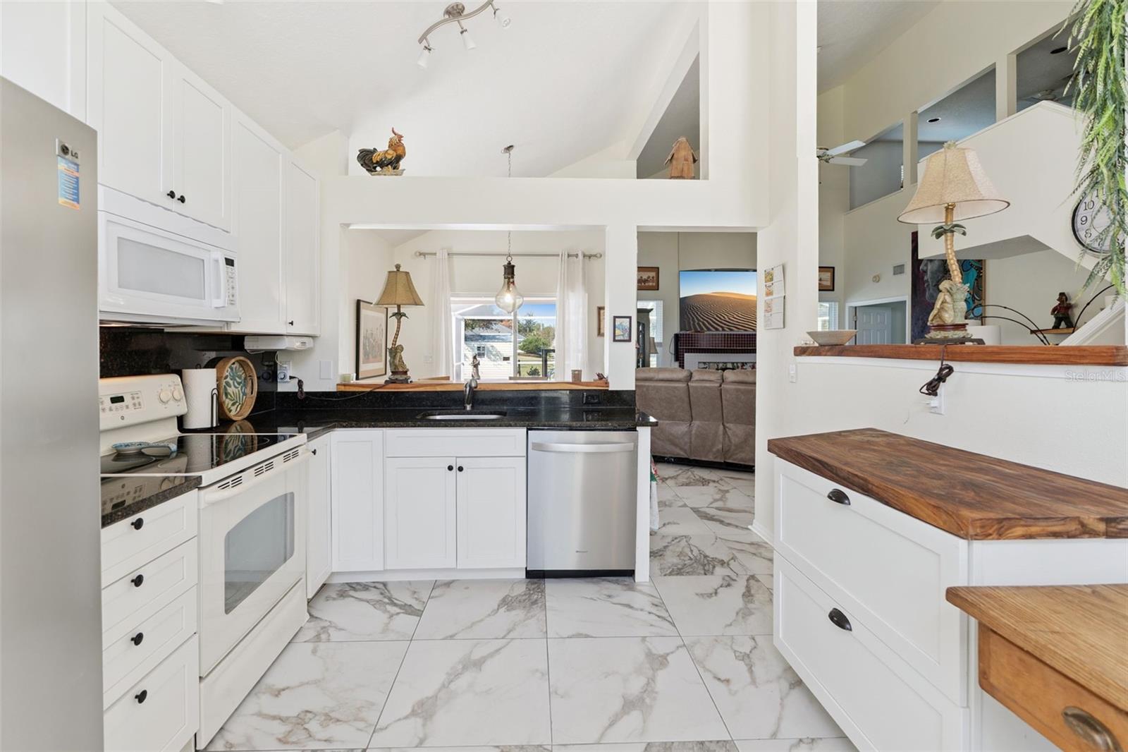 LITTLE LAKE ESTATES - Residential