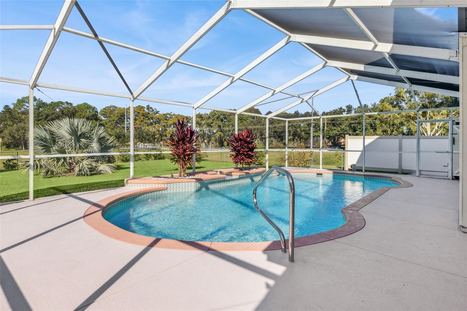 LITTLE LAKE ESTATES - Residential