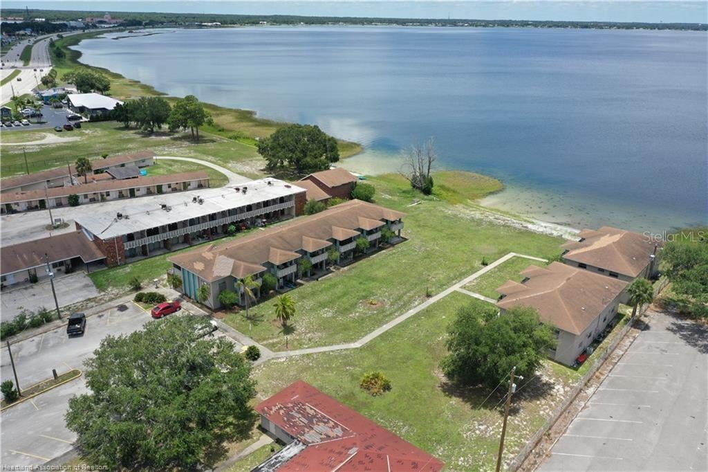 1001 LAKEVIEW DRIVE