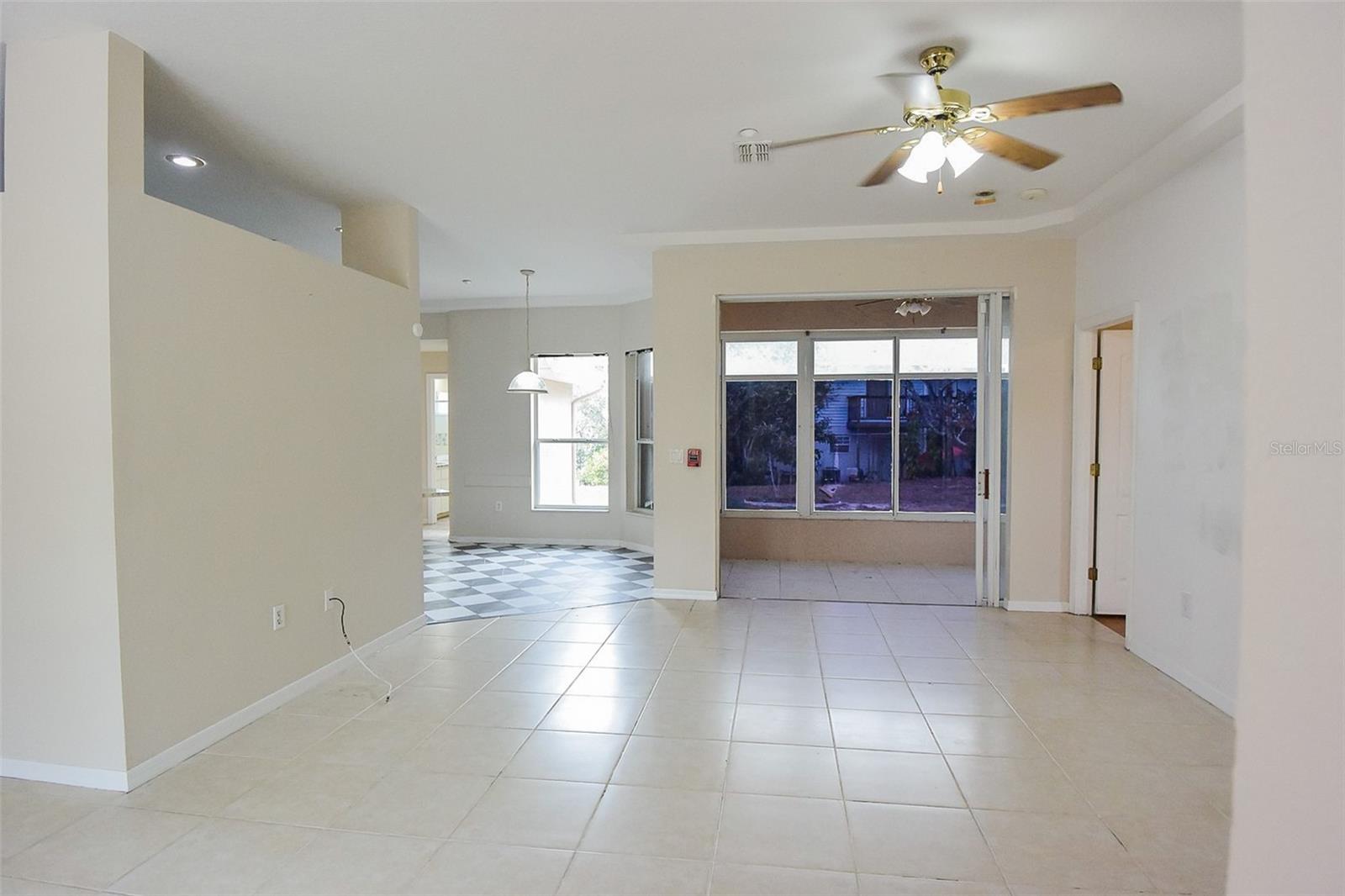 SPRING HILL - Residential